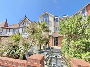 Photo 27- click for photo gallery